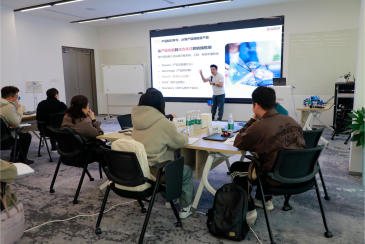 Yitailock သည် ပိုမိုစမတ်ကျသောရောင်းချမှုနှင့် ပိုမိုခိုင်မာသောစျေးကွက်ရောက်ရှိမှုအတွက် ၎င်း၏အဖွဲ့ကို မည်သို့ပြင်ဆင်နေသနည်း။